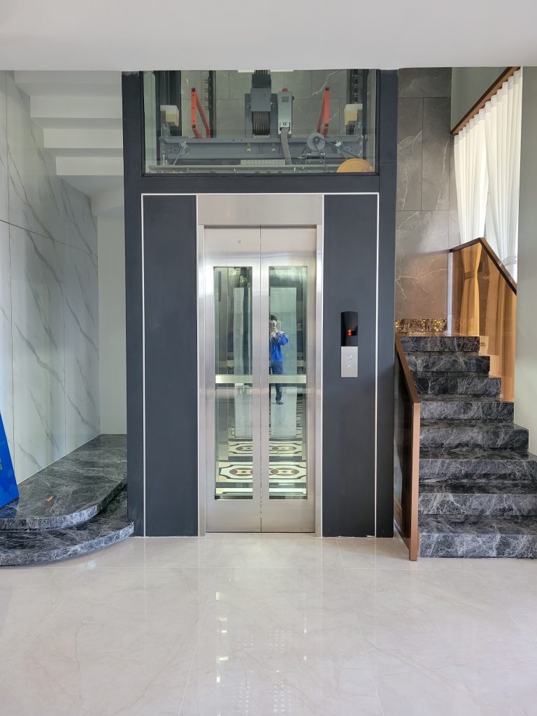 Thang máy lắp đặt gia đình